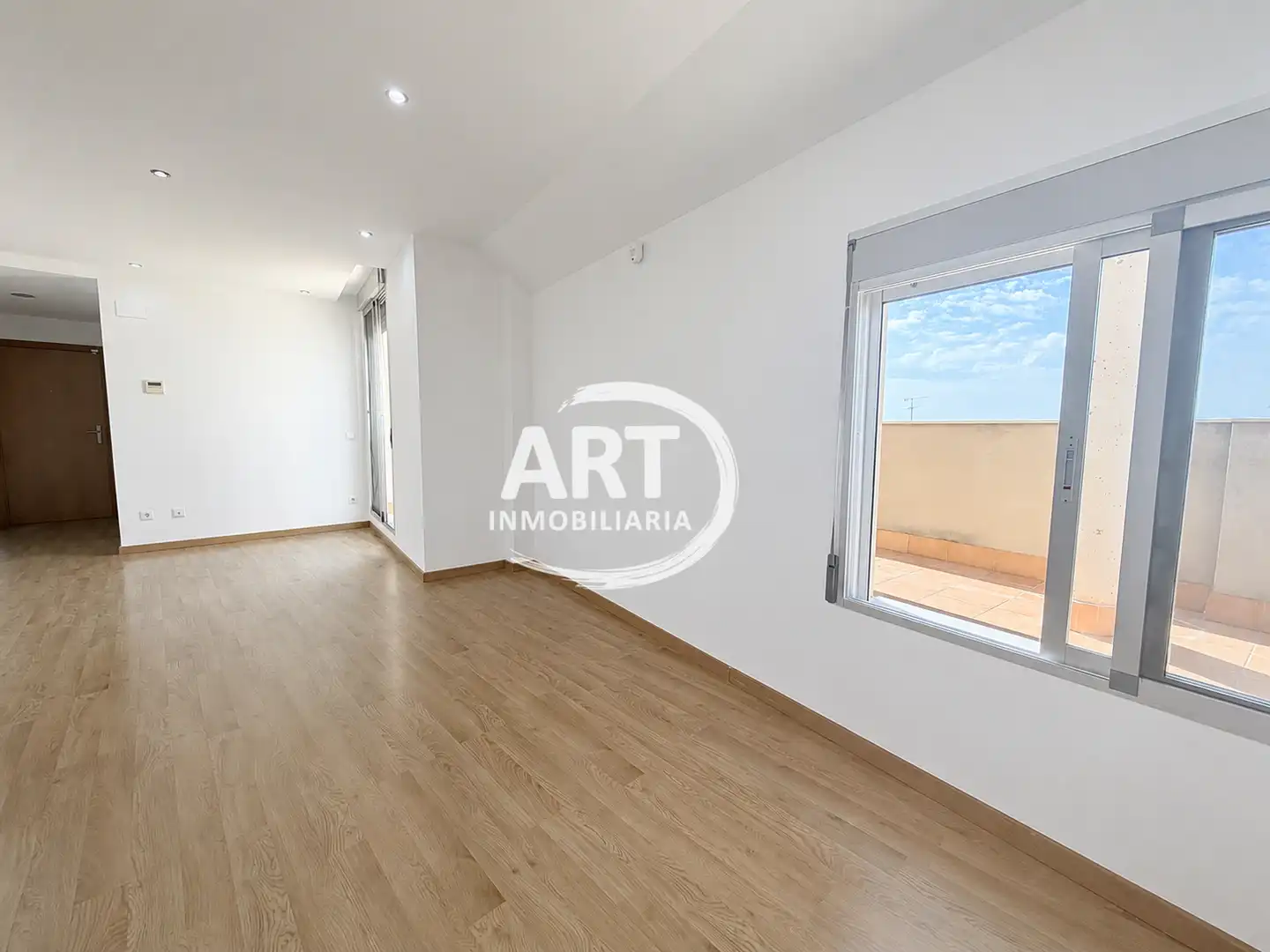 Parking de Ático en venta en Paterna con Aire acondicionado, Calefacción y Terraza