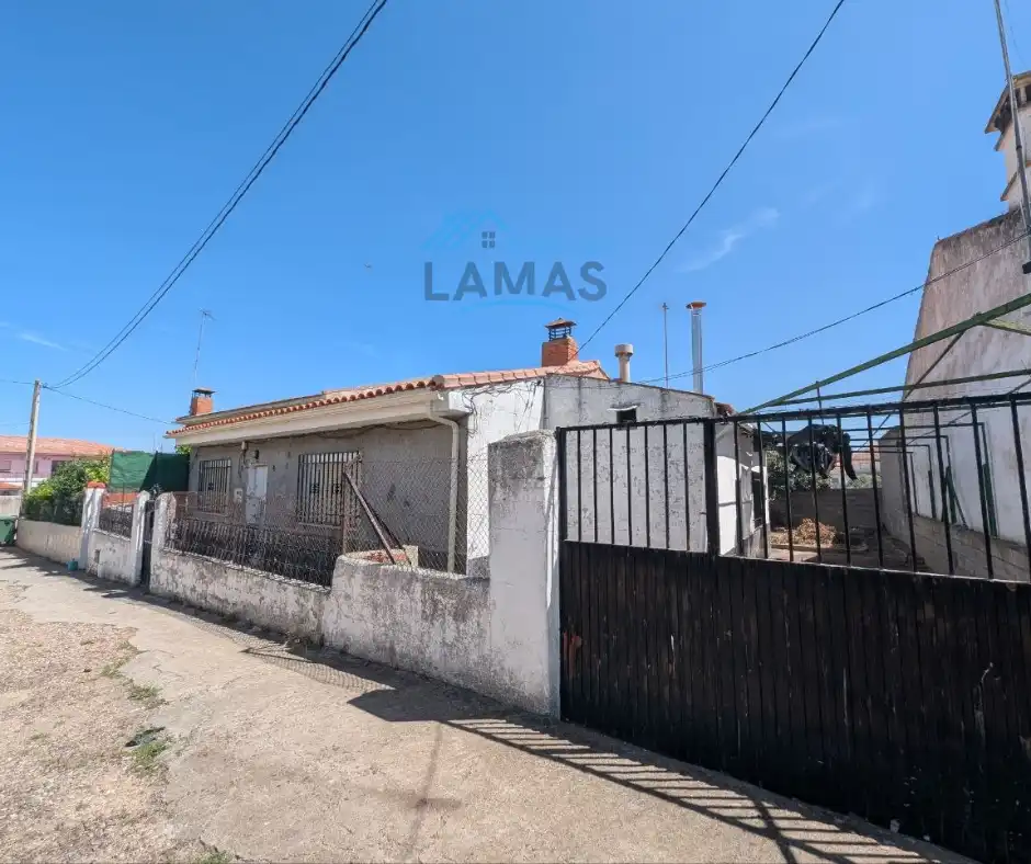 Exterior view of Houses for sale in Valdelacasa de Tajo  with Heating