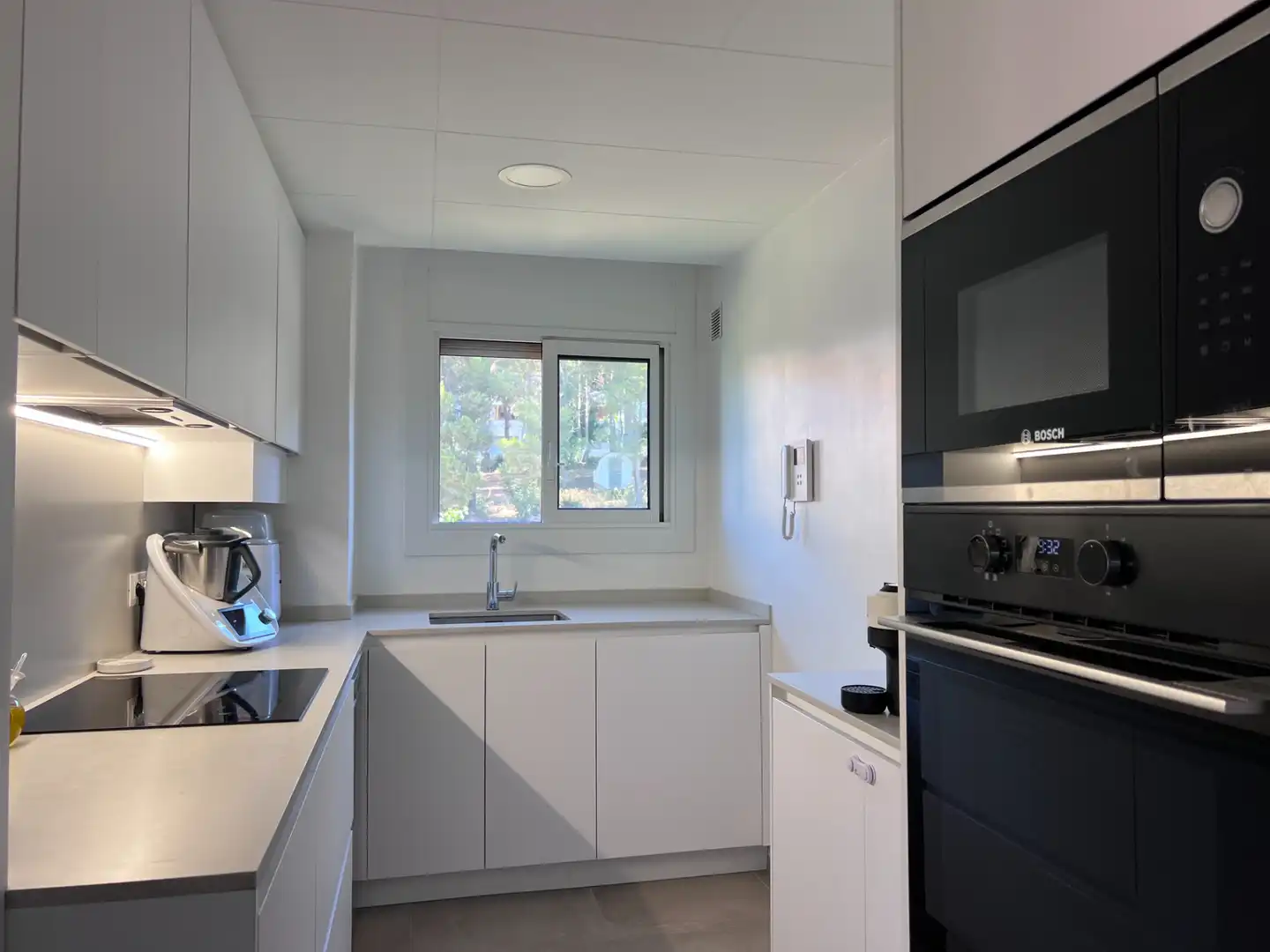 Kitchen of Flat for sale in Vilassar de Dalt  with Air Conditioner, Heating and Parquet flooring