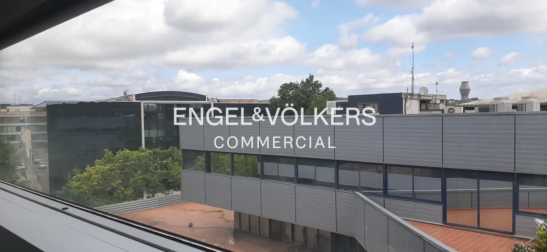 Exterior view of Office for sale in Sant Cugat del Vallès