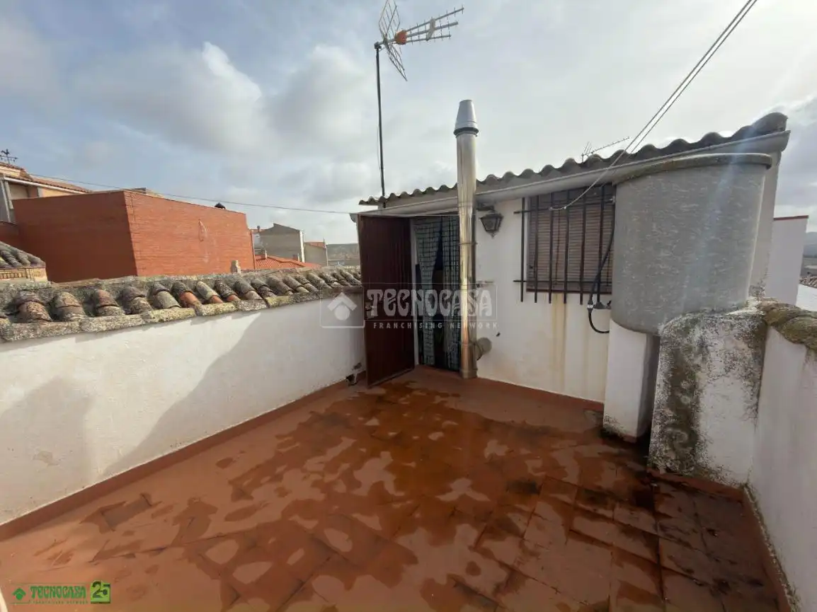 Vista exterior de Casa adosada en venta en Huerta de Valdecarábanos con Calefacción y Terraza
