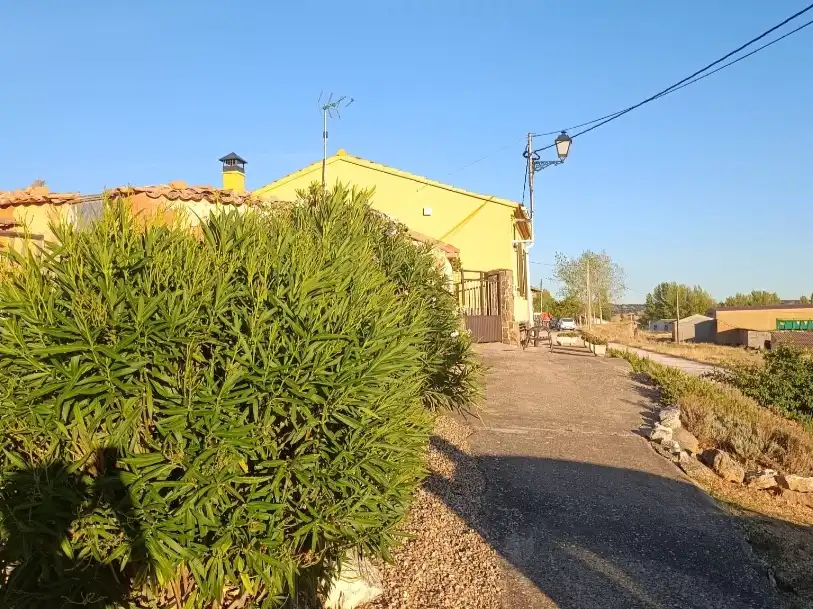 Vista exterior de Casa o chalet de alquiler en San Esteban de Gormaz con Jardín privado, Terraza y Trastero
