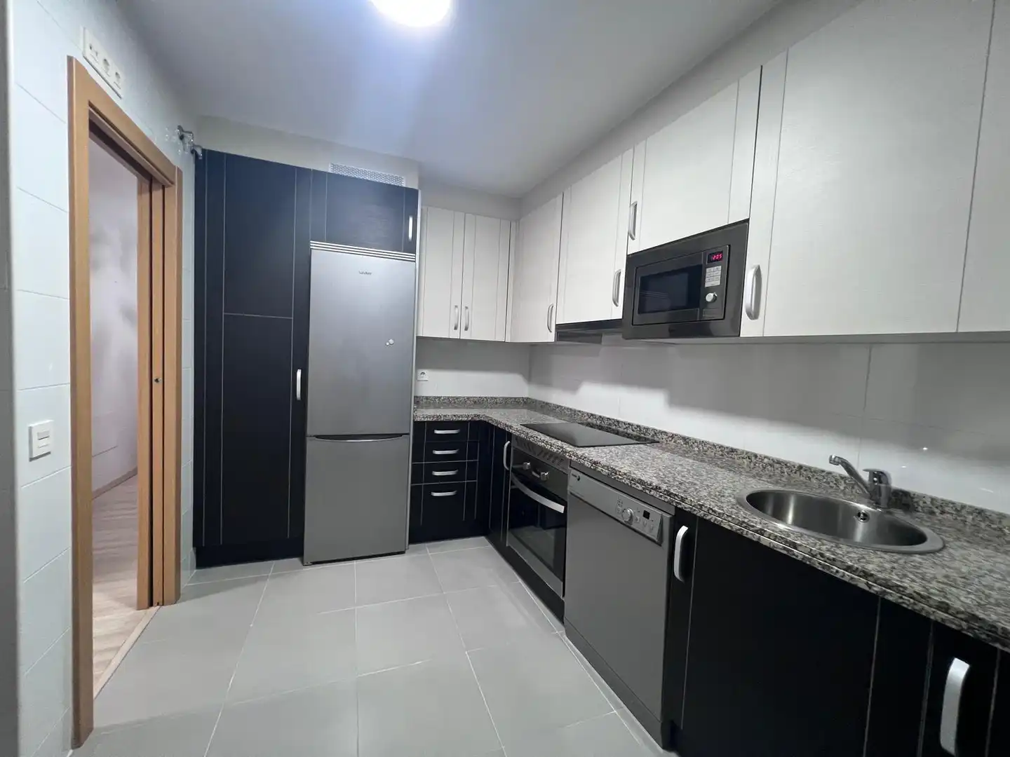 Cocina de Piso de alquiler en Oviedo  con Calefacción, Terraza y Trastero