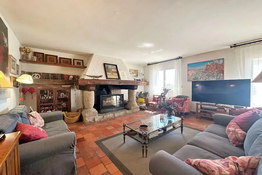 Living room of Houses for sale in Hoyo de Manzanares  with Air Conditioner, Heating and Private garden