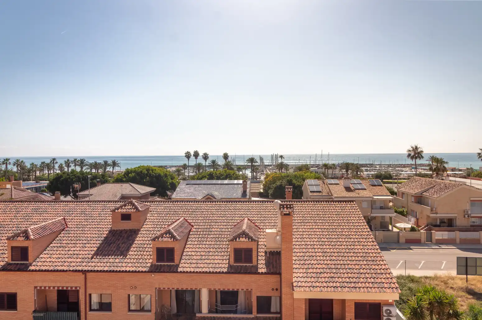 Vista exterior de Pis de lloguer en Canet d'En Berenguer amb Calefacció, Terrassa i Piscina