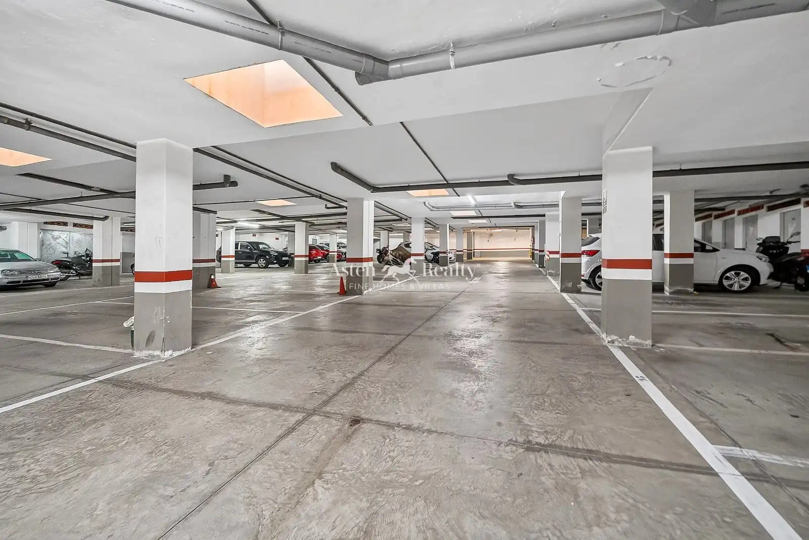 Parking de Casa adosada en venta en Arona con Terraza, Piscina y Amueblado