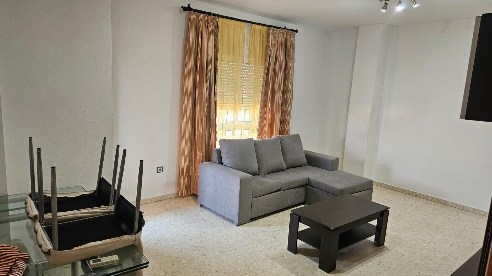 Sala de estar de Piso en venta en  Sevilla Capital con Aire acondicionado, Terraza y Trastero