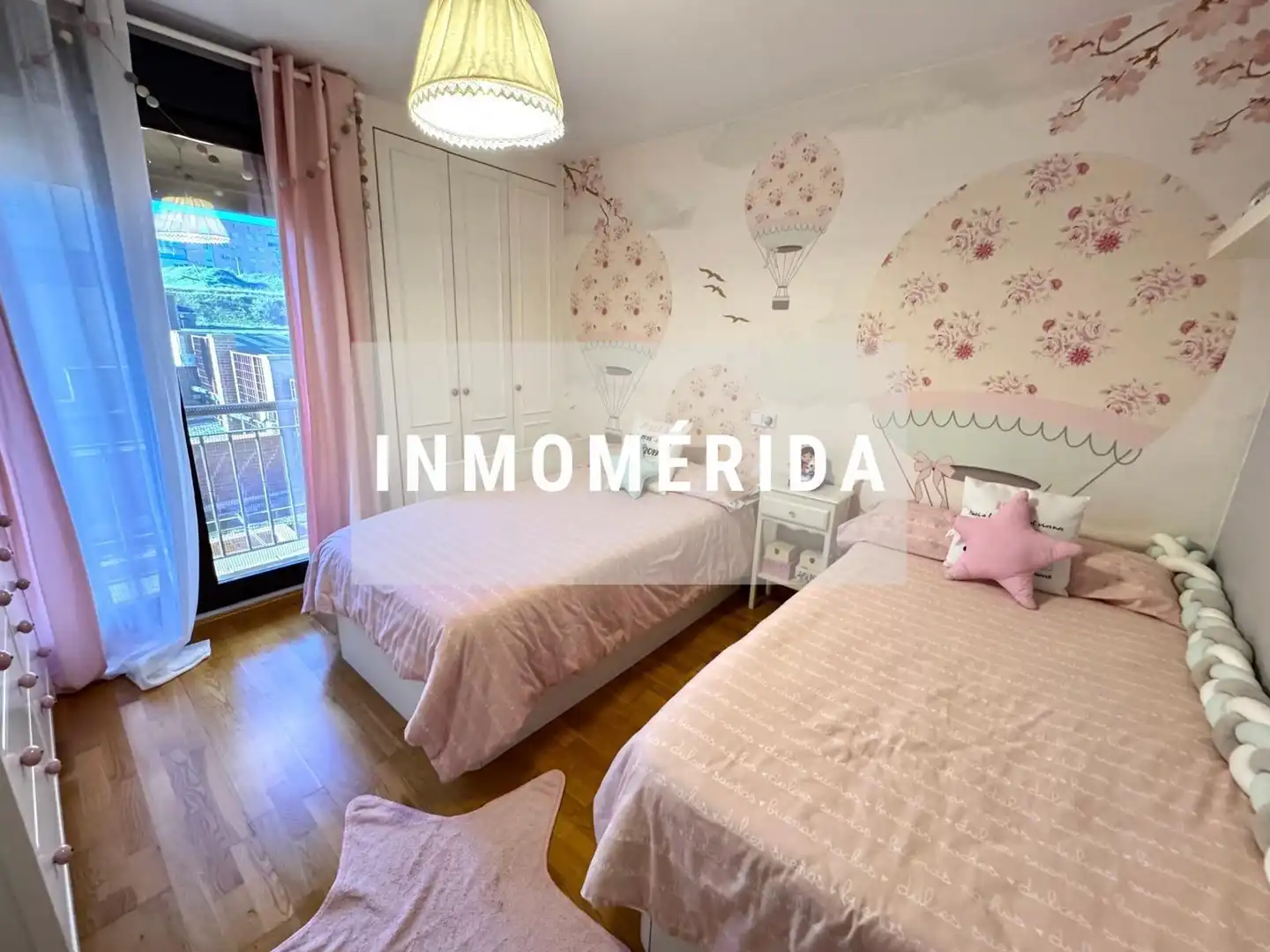 Habitación de Casa adosada en venta en Mérida con Aire acondicionado, Calefacción y Jardín privado