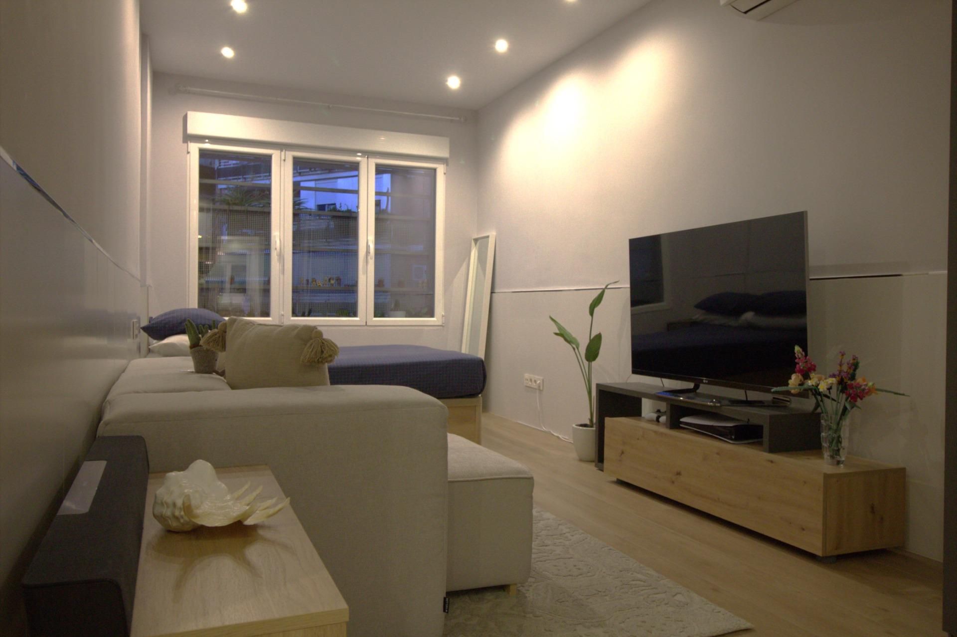 Sala d'estar de Estudi en venda en  Madrid Capital amb Aire condicionat i Calefacció