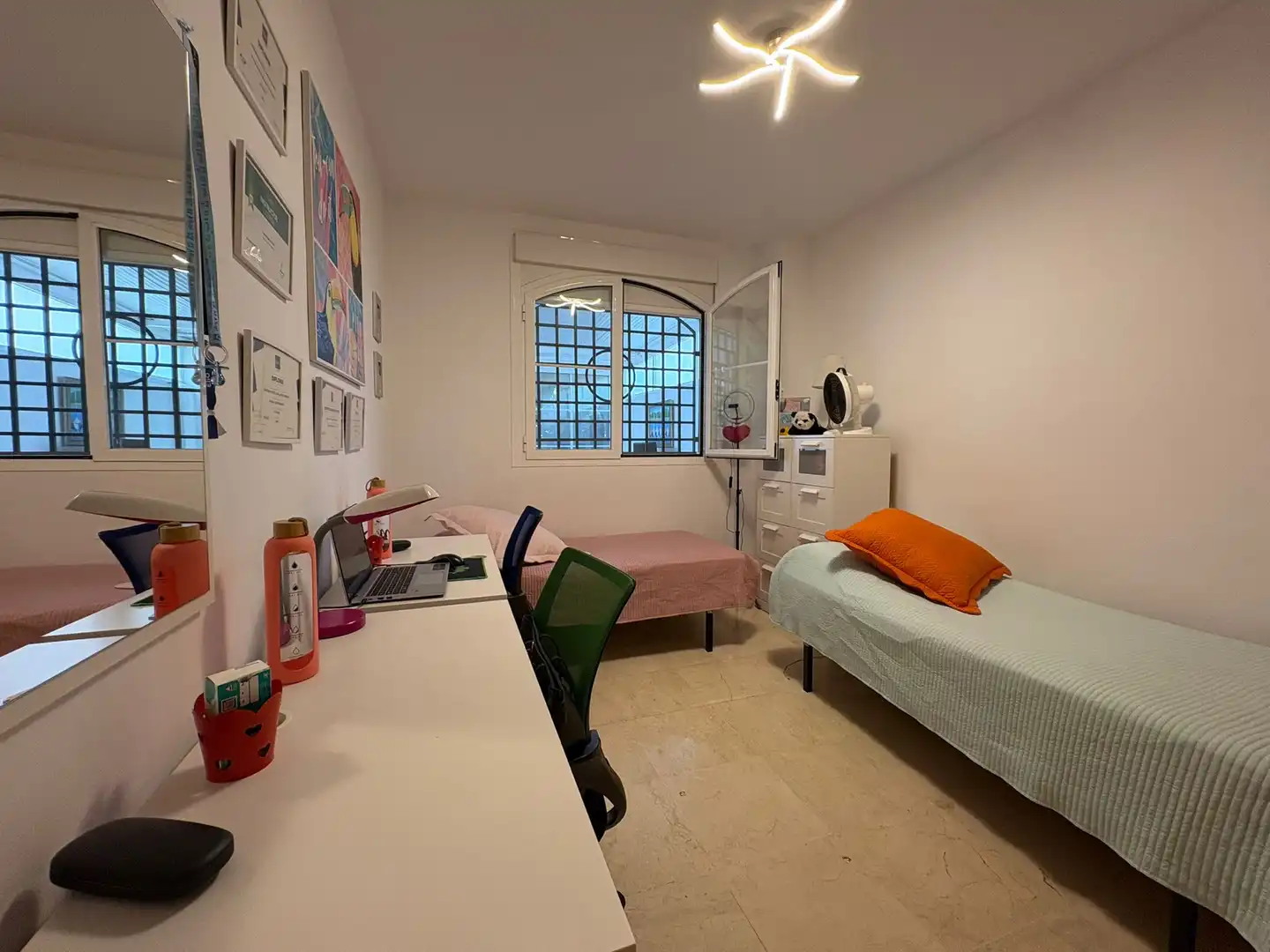 Schlafzimmer von Erdgeschoss zum Verkauf in Benalmádena mit Terrasse, Möbliert und Gemeinschaftspool