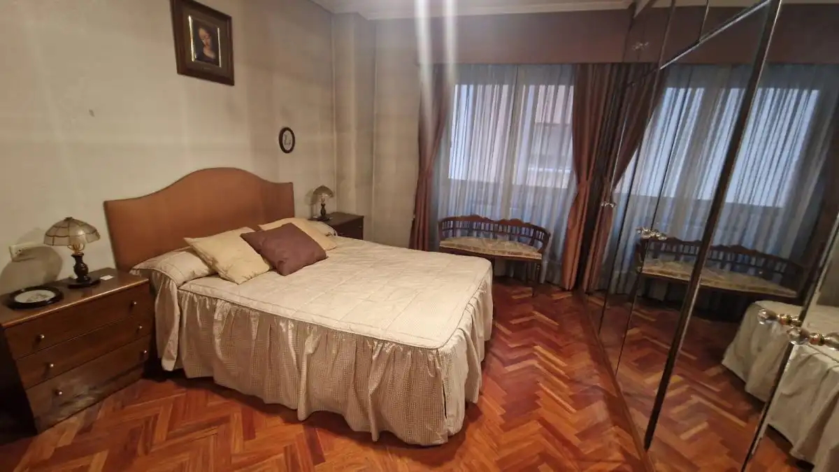 Habitación de Piso en venta en León Capital  con Calefacción, Parquet y Terraza