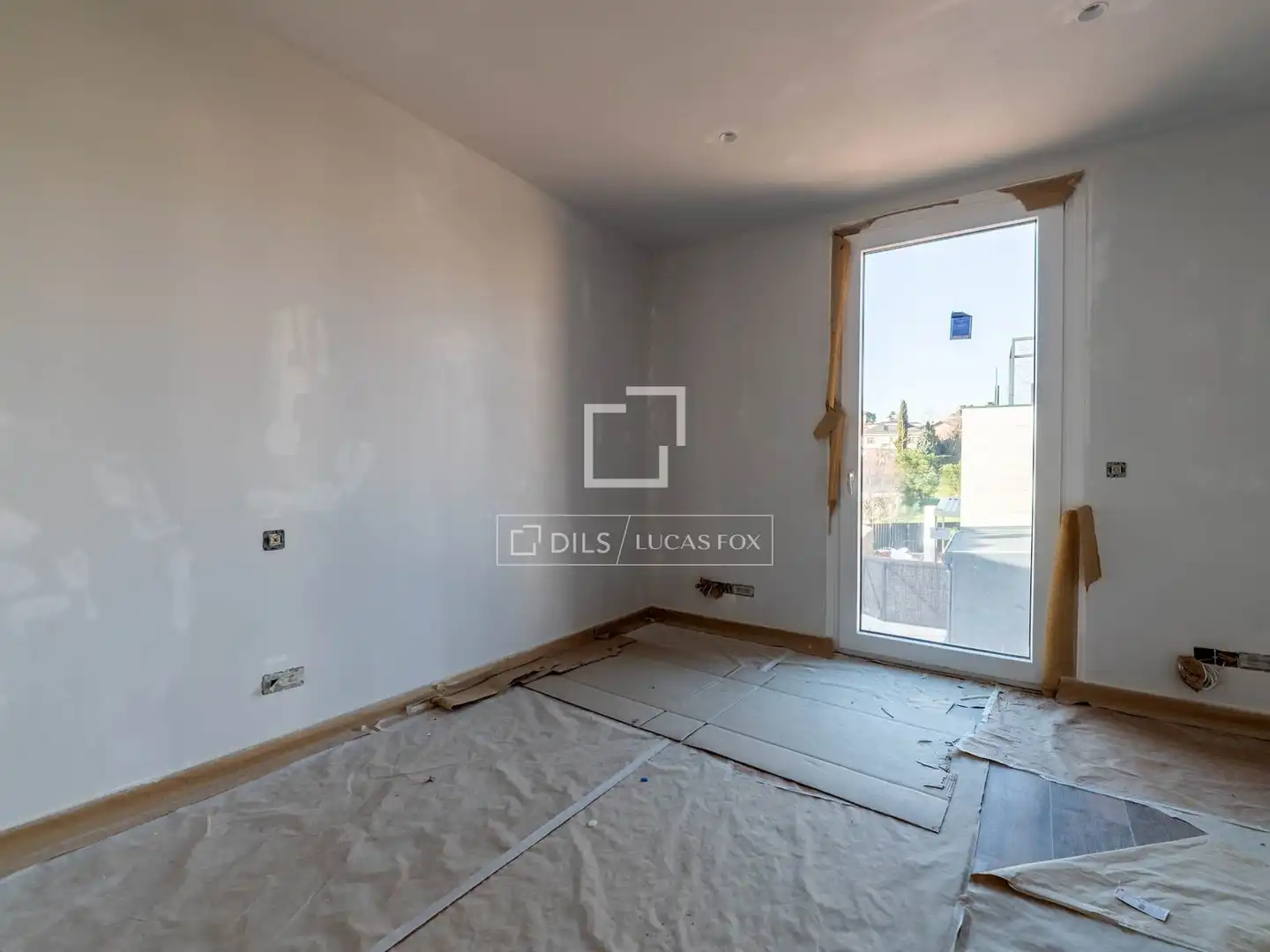 Bedroom of Houses for sale in Las Rozas de Madrid  with Air Conditioner, Private garden and Swimming Pool
