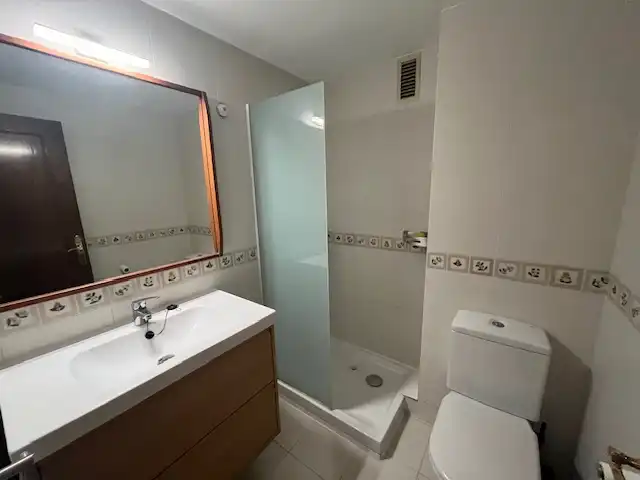 Baño de Piso de alquiler en Barcelona con Aire acondicionado, Calefacción y Parquet