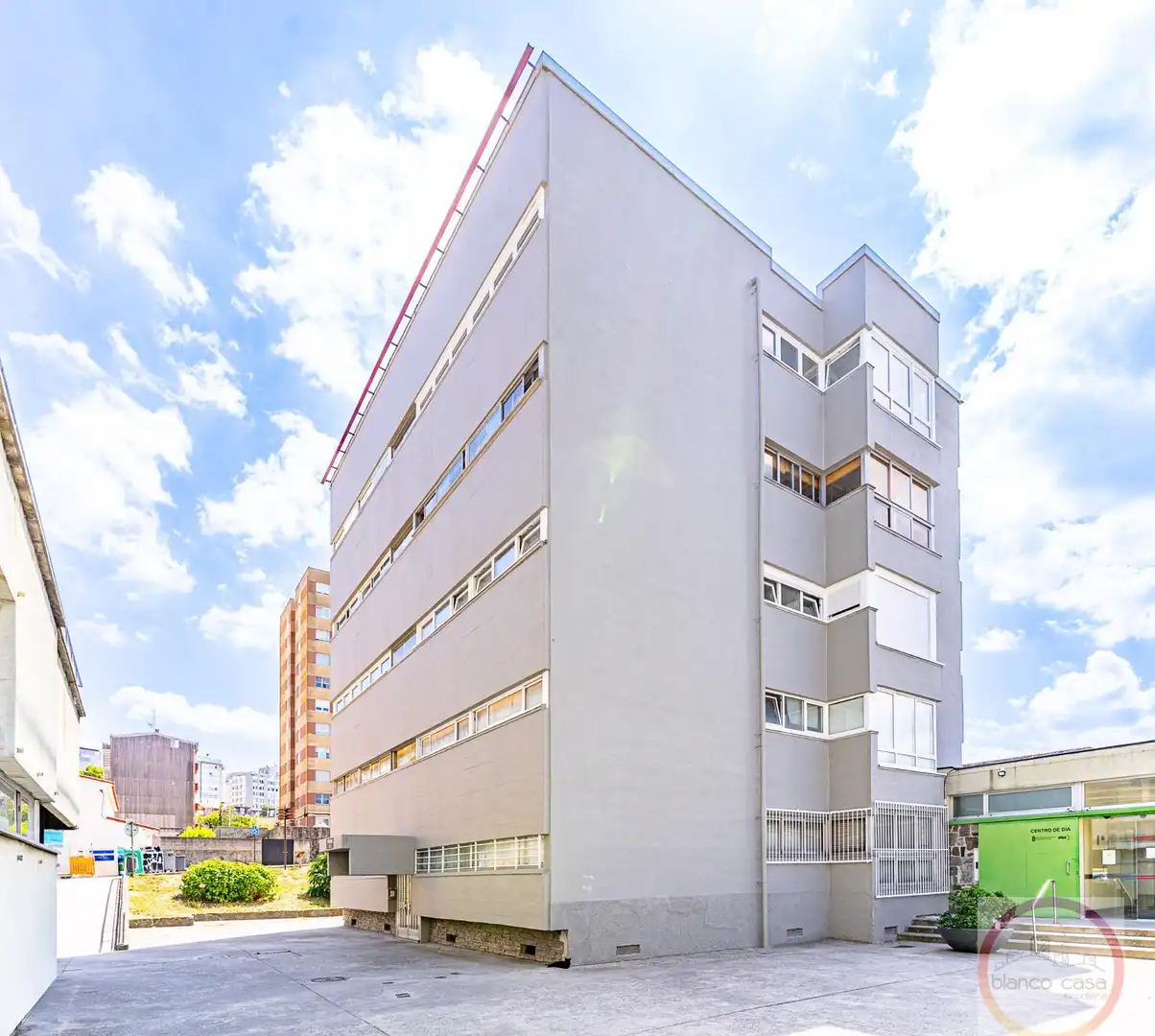 Vista exterior de Piso en venta en A Coruña Capital  con Calefacción y Amueblado