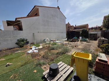 Terreny residencial en venda a Velilla de San Antonio