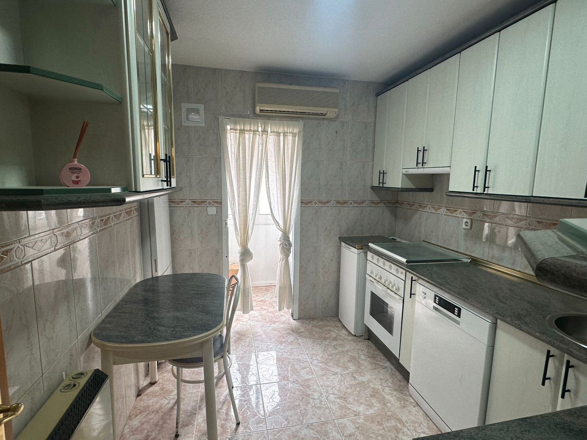 Cuina de Planta baixa en venda en Arganda del Rey amb Aire condicionat, Calefacció i Terrassa