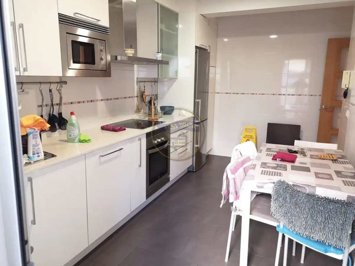 Kitchen of Flat for rent in Vigo   with Heating, Parquet flooring and Furnished