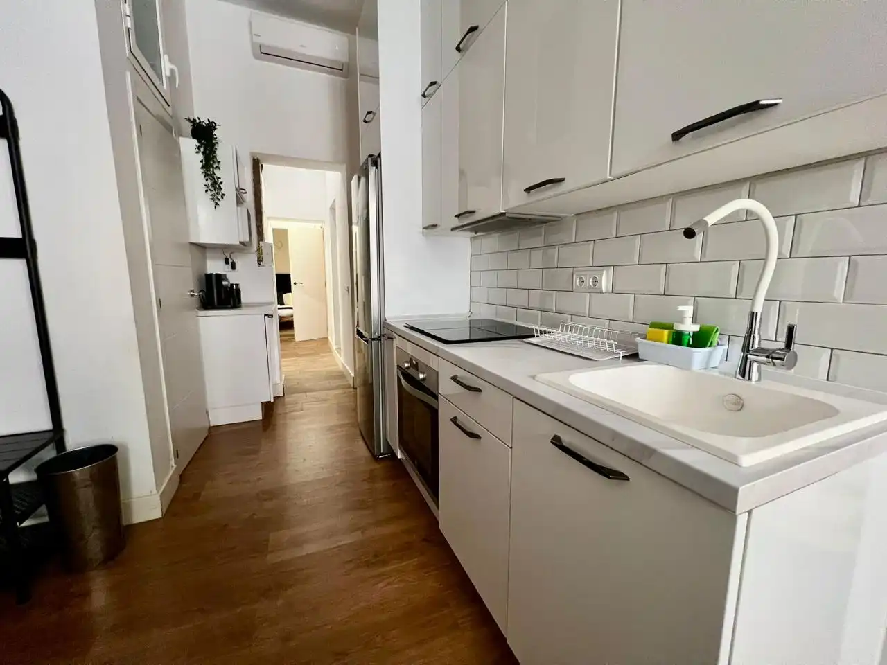 Kitchen of Ground floor for sale in Madrid  with Air Conditioner, Terrace and Furnished