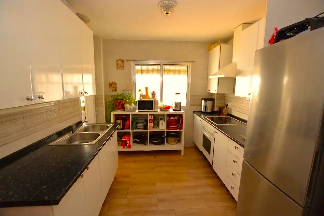Cocina de Piso en venta en Sevilla con Aire acondicionado, Terraza y Trastero