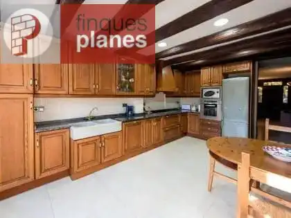 Cuina de Casa o xalet en venda en La Seu d'Urgell amb Jardí privat, Terrassa i Traster