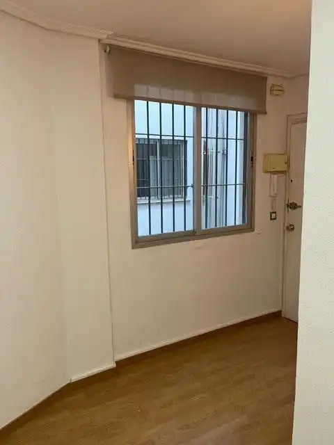 Dormitori de Oficina de lloguer en Sevilla amb Aire condicionat