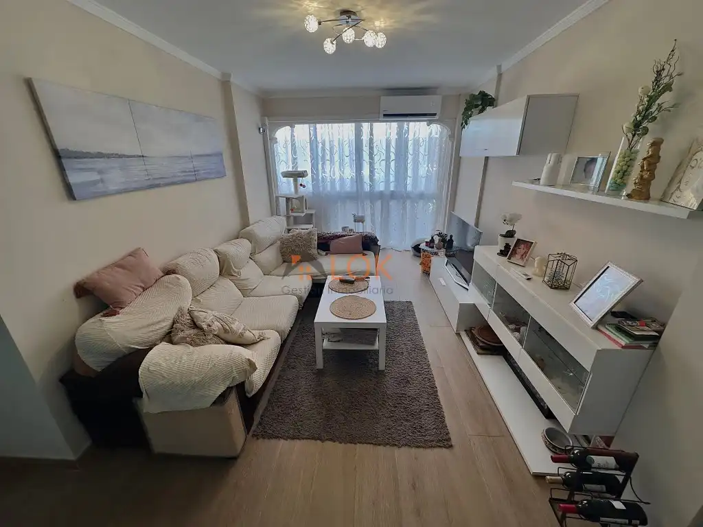 Sala d'estar de Pis en venda en Málaga amb Aire condicionat