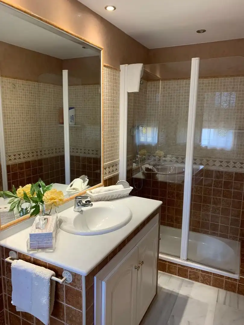 Baño de Casa adosada en venta en Córdoba con Aire acondicionado, Jardín privado y Terraza