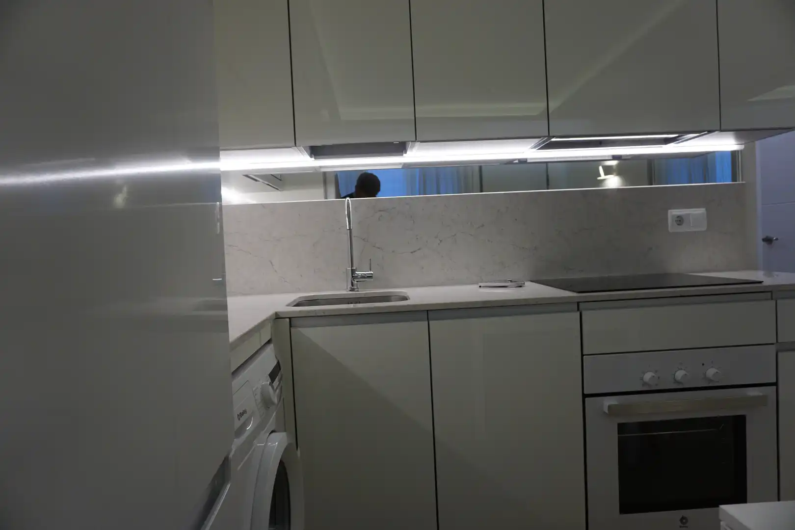 Cuina de Apartament de lloguer en Madrid amb Calefacció i Moblat