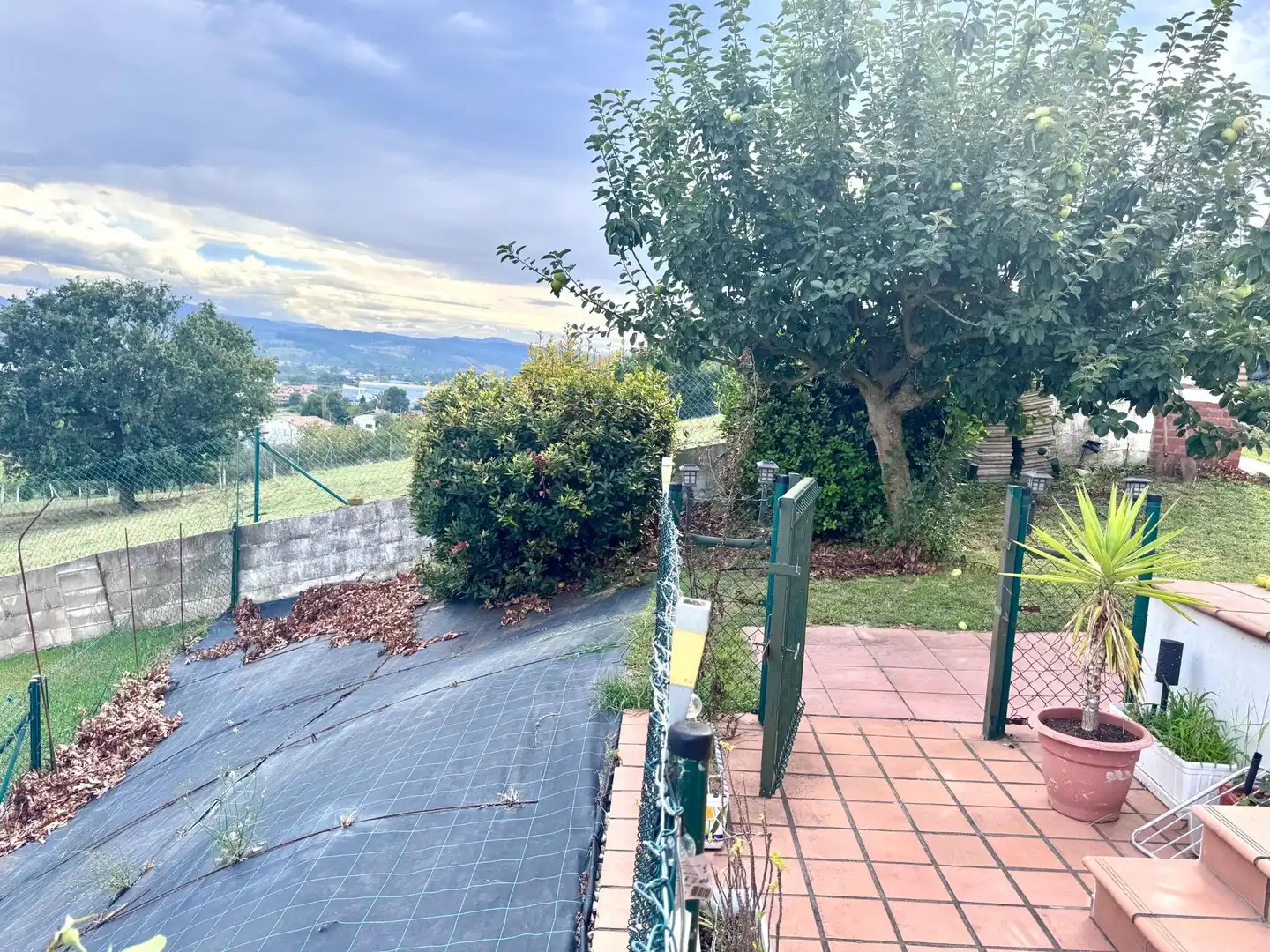 Erdgeschoss zum Verkauf in El Astillero   mit Heizung, Privatgarten und Terrasse