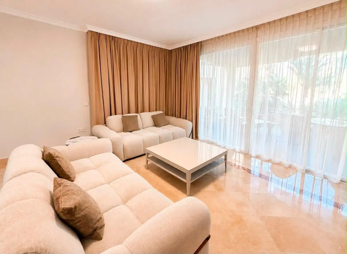Living room of Ground floor for rent in Marbella  with Air Conditioner, Terrace and Swimming Pool