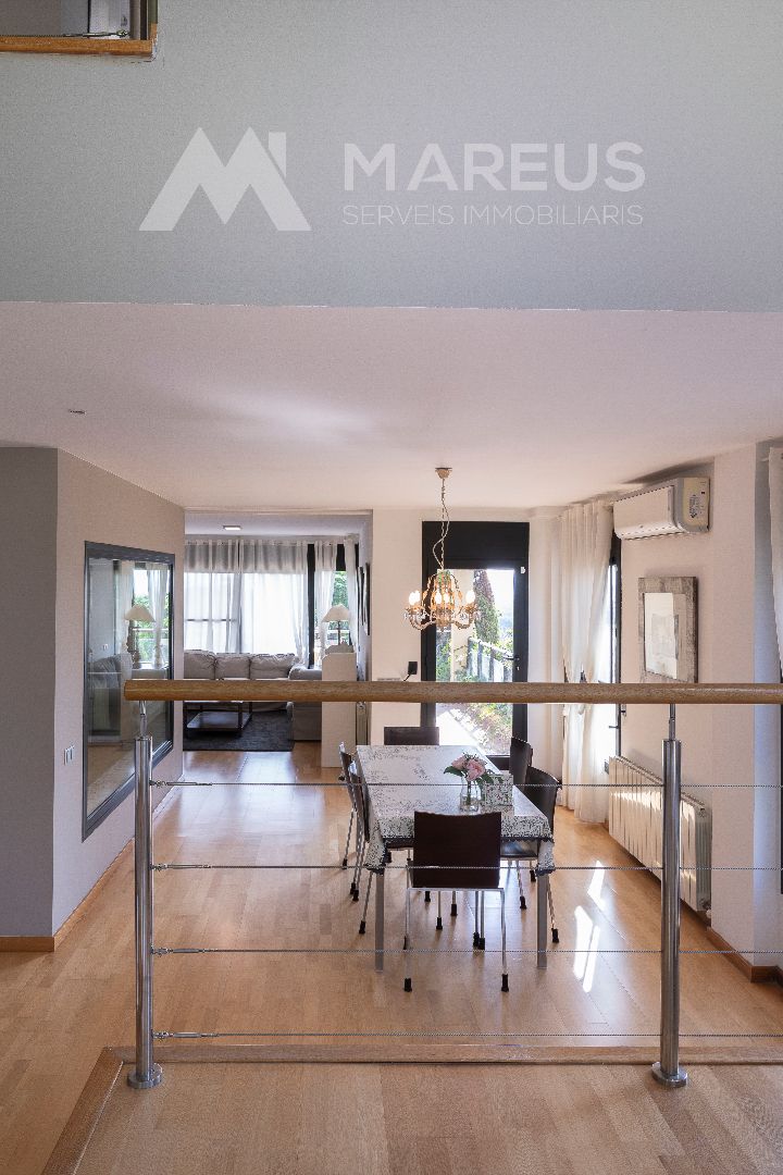 Menjador de Casa o xalet en venda en Sant Esteve Sesrovires amb Aire condicionat, Calefacció i Parquet