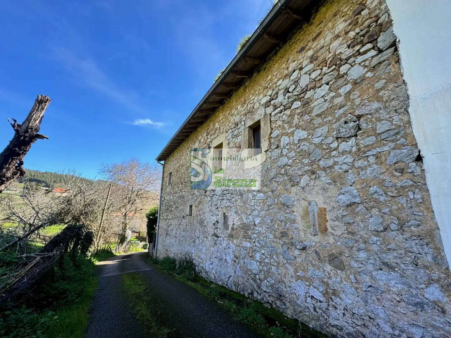 Vista exterior de Casa o chalet en venta en Castro-Urdiales con Calefacción, Jardín privado y Terraza