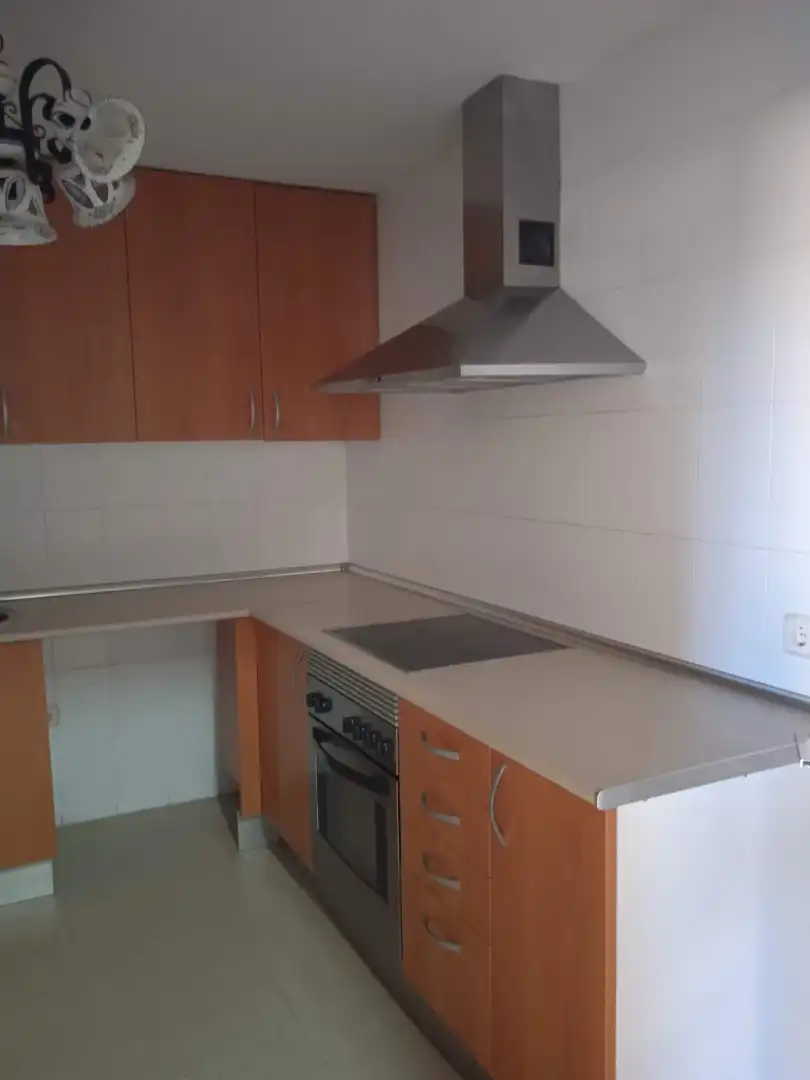 Cuina de Casa o xalet en venda en Santo Domingo-Caudilla amb Calefacció i Terrassa