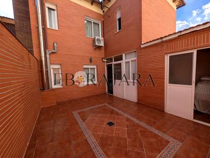 Exterior view of Single-family semi-detached for sale in Talavera de la Reina  with Air Conditioner, Heating and Terrace
