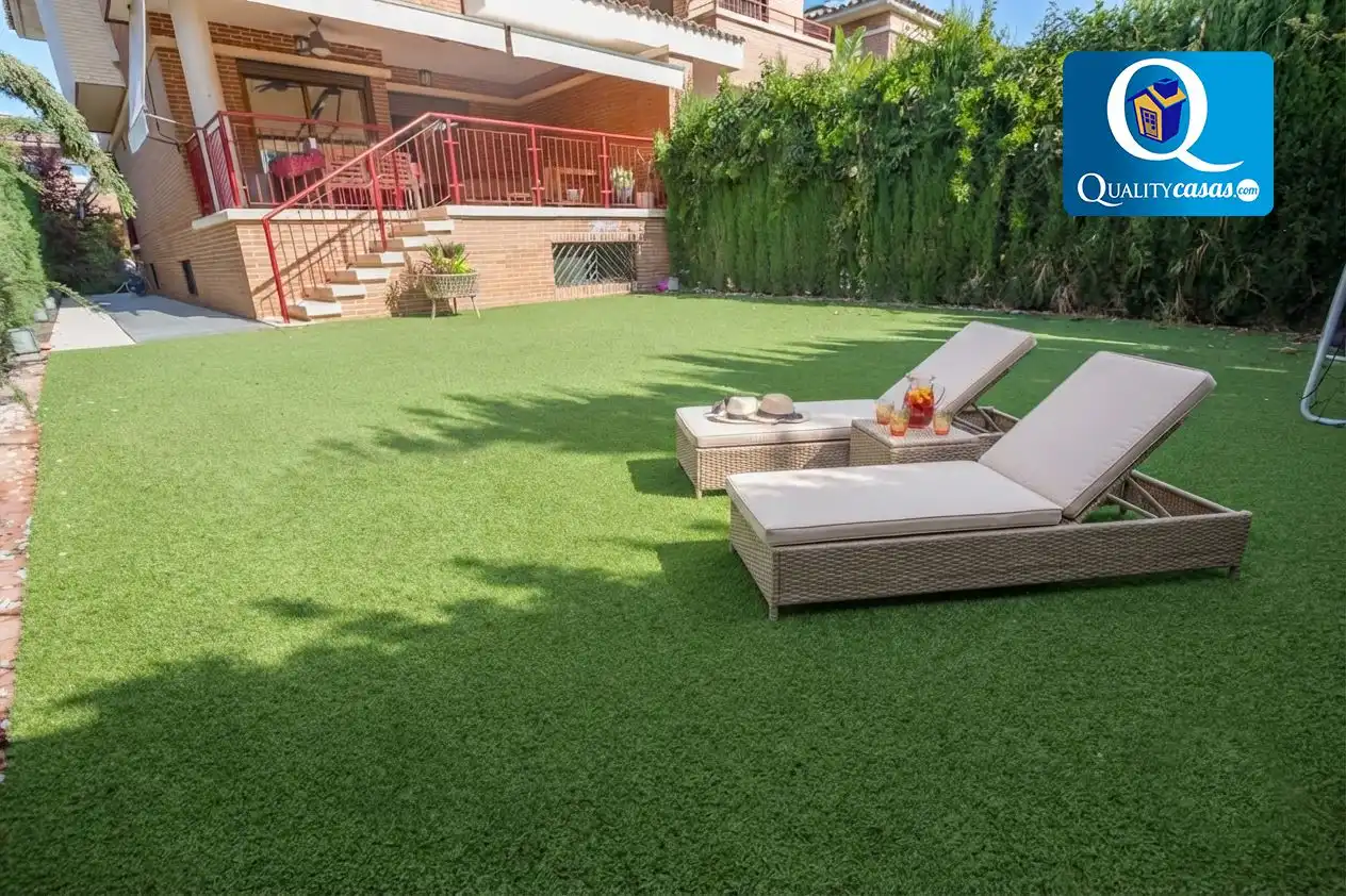 Detached house with terrace for sale in Almajada - Ravel