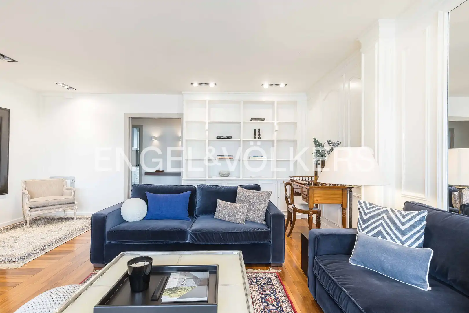 Living room of Flat for rent in Barcelona  with Air Conditioner, Heating and Parquet flooring