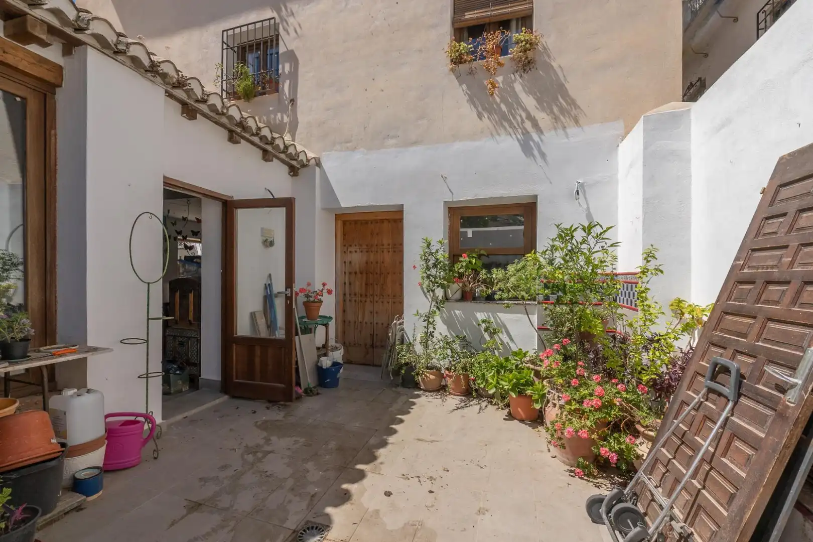 Exterior view of Houses for sale in Granada  with Air Conditioner, Terrace and Furnished
