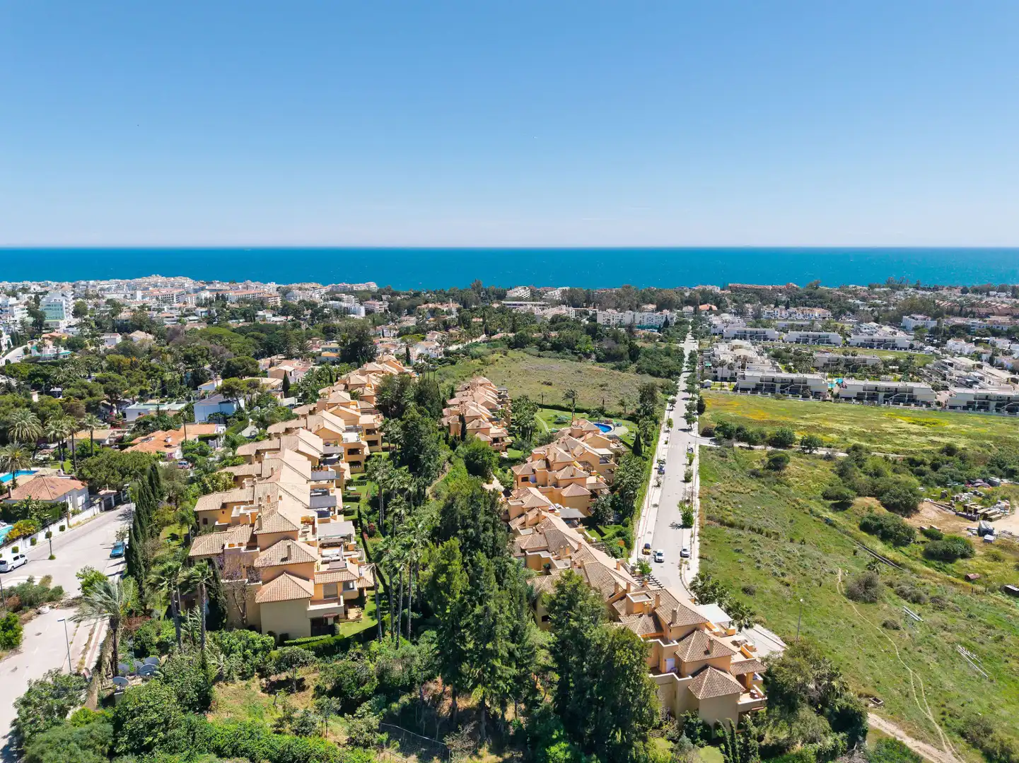 Vista exterior de Planta baja en venta en Marbella con Aire acondicionado, Jardín privado y Terraza
