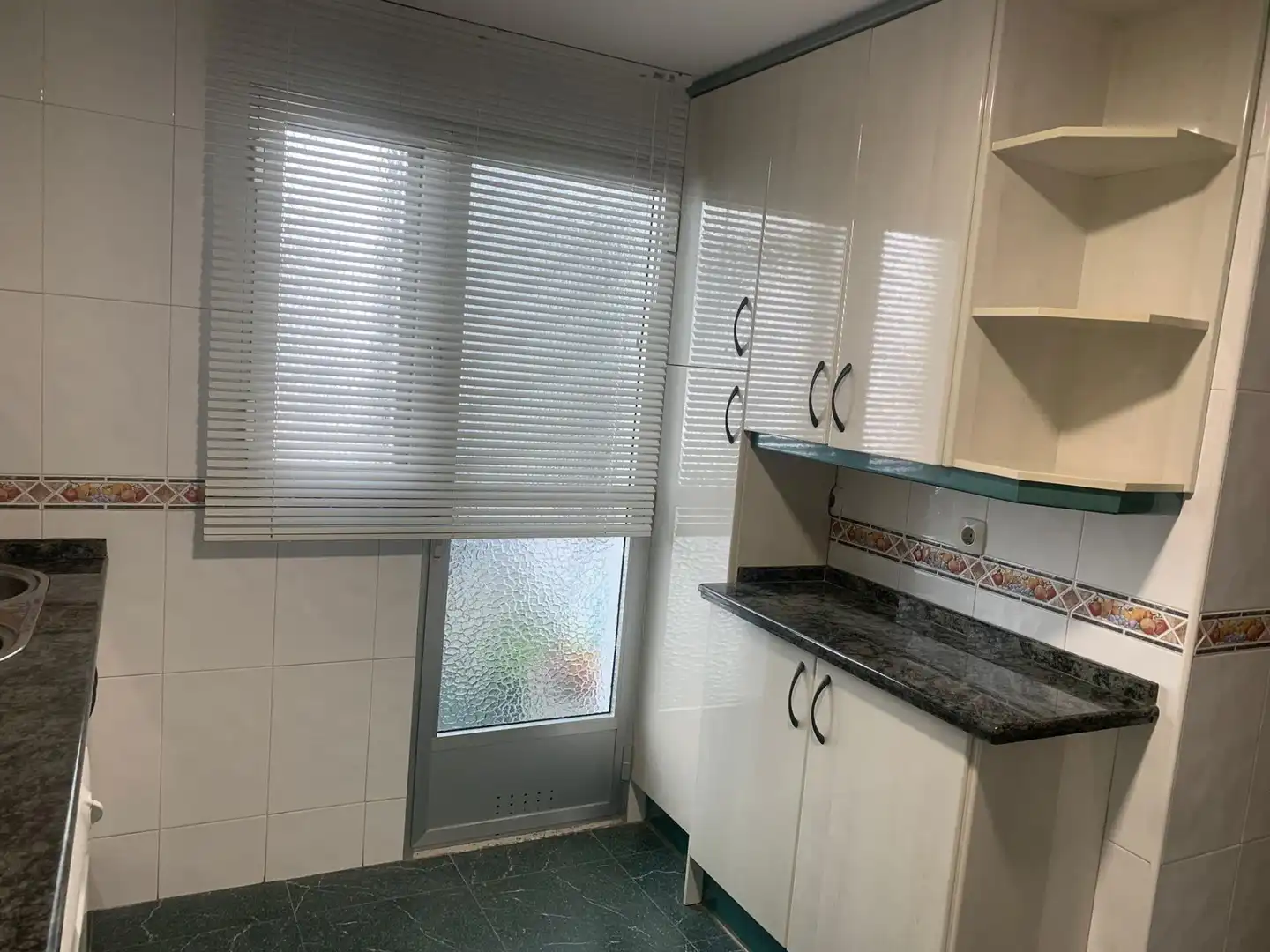 Cuina de Pis de lloguer en Plasencia amb Aire condicionat, Calefacció i Terrassa