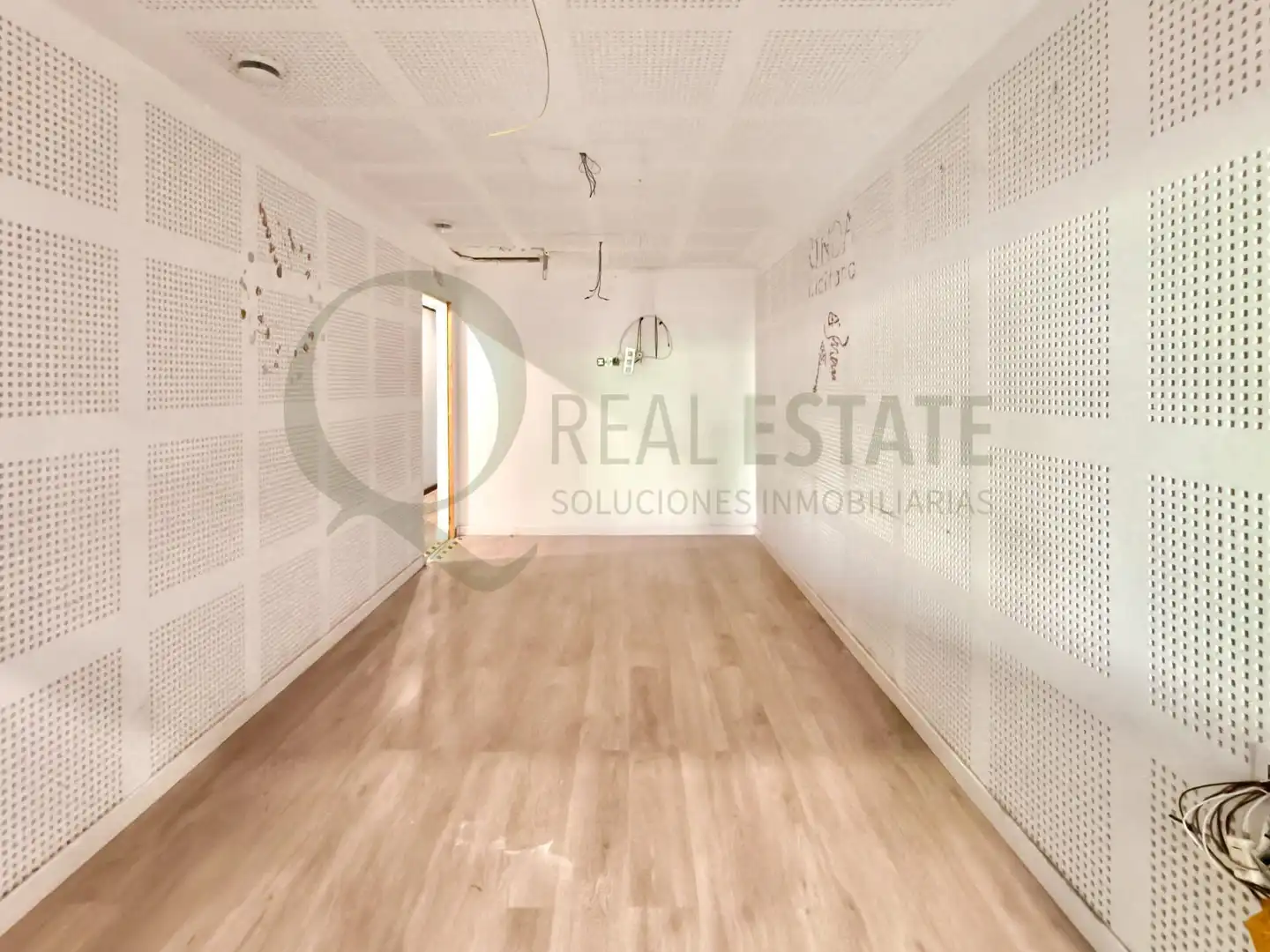 Exterior view of Office for sale in Elche / Elx  with Air Conditioner