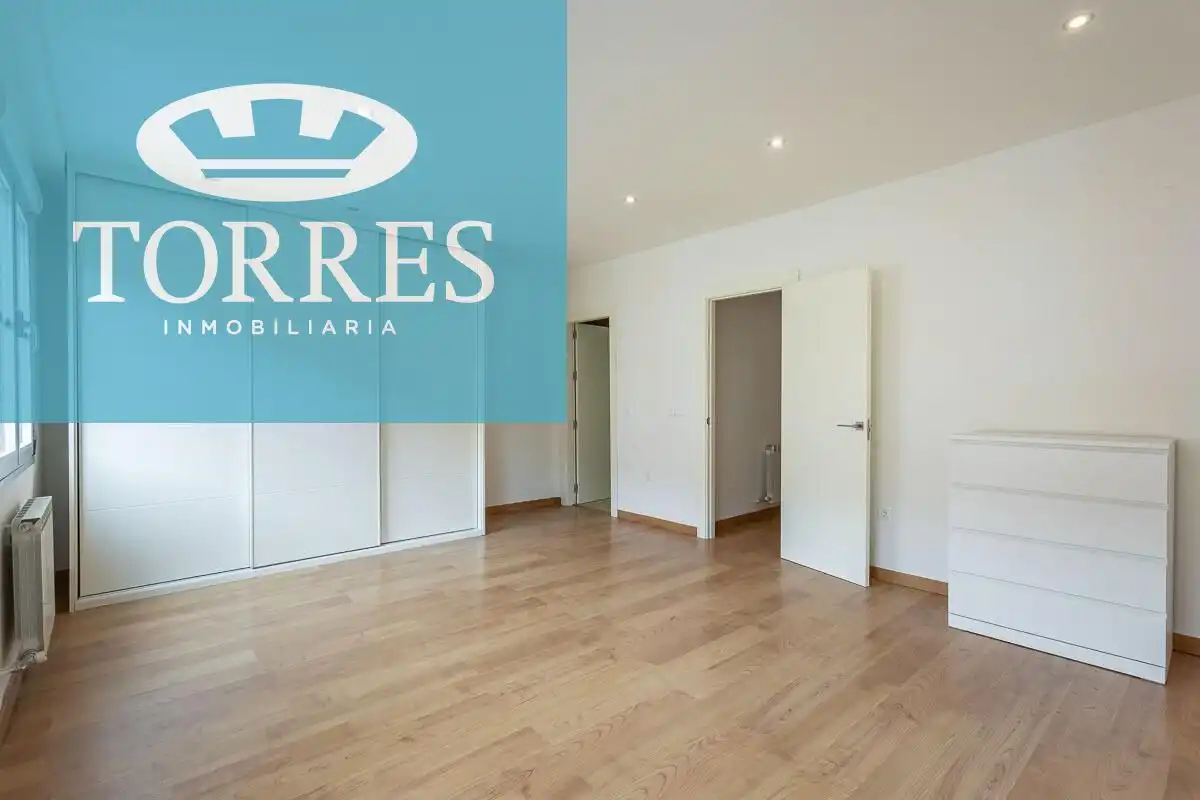 Exterior view of Flat for rent in Granada  with Air Conditioner and Heating