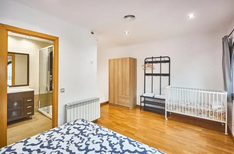 Habitación de Casa adosada en venta en Sant Feliu de Llobregat con Terraza