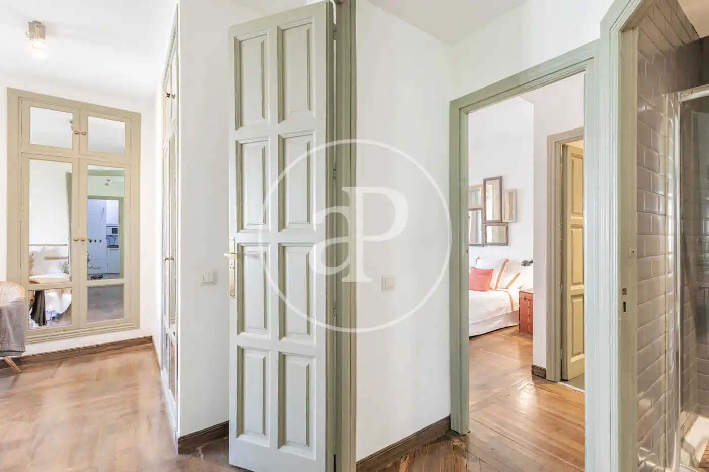 Flat for rent in C. de Moreto, Jerónimos