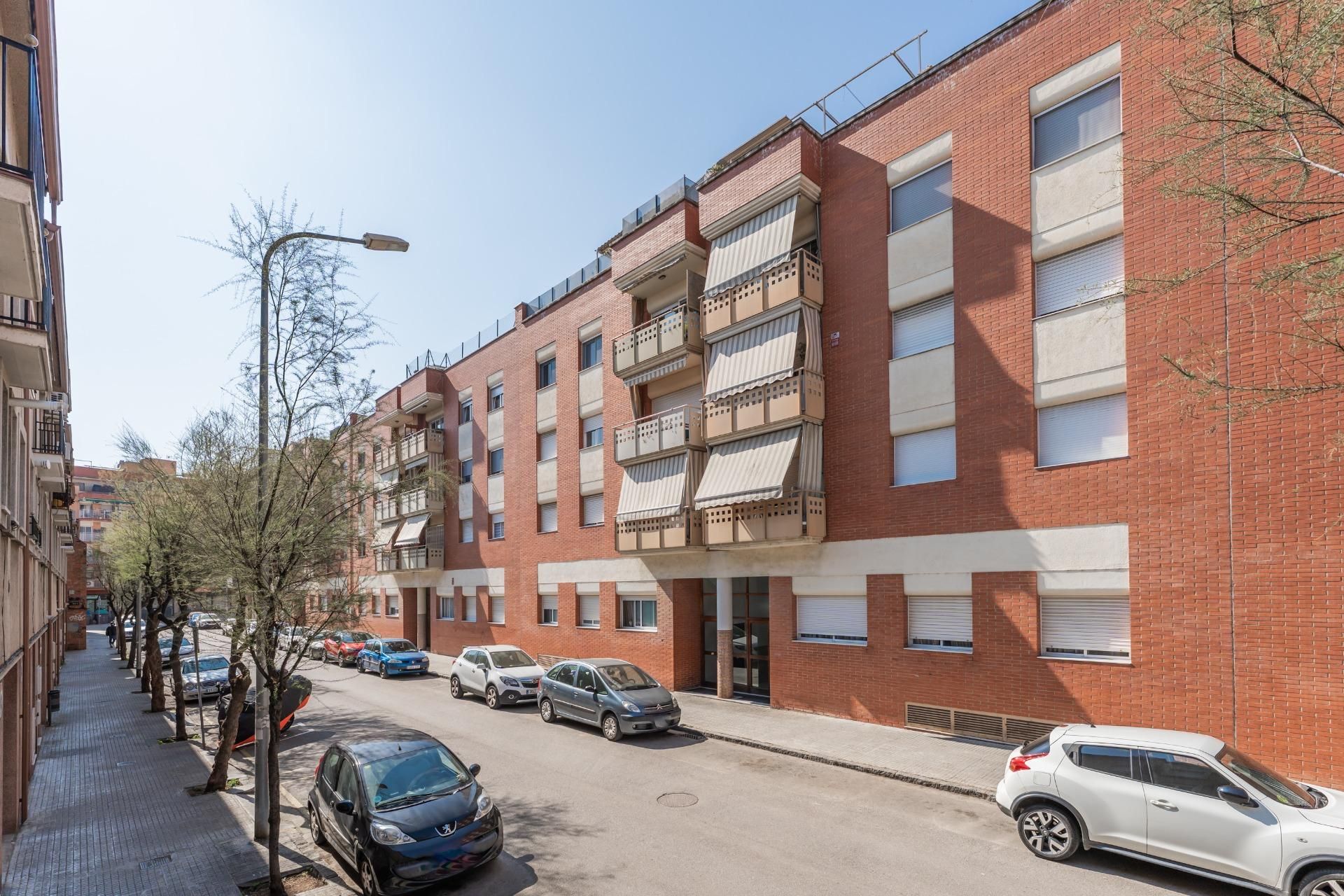Exterior view of Flat for sale in Mollet del Vallès  with Air Conditioner, Heating and Parquet flooring