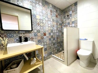 Bathroom of House or chalet for sale in Alcalá del Río  with Air Conditioner and Terrace