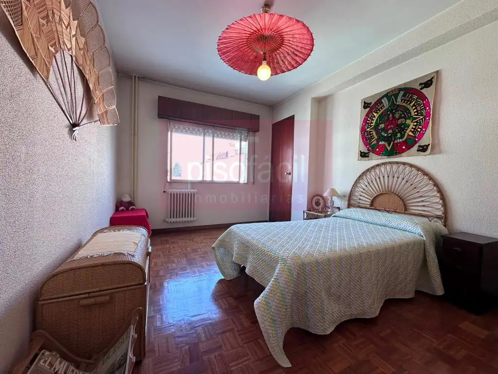 Bedroom of Flat for sale in Lugo