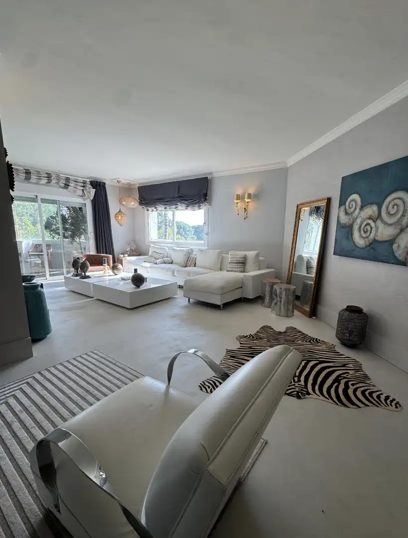 Sala d'estar de Apartament de lloguer en Marbella amb Aire condicionat, Piscina i Moblat
