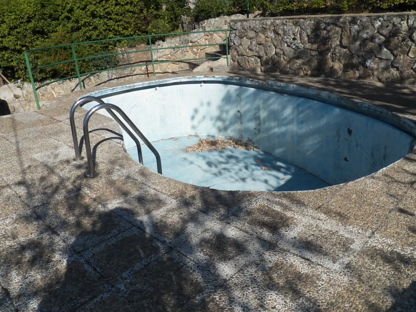 Swimming pool of Detached homes for sale in Miraflores de la Sierra  with Private garden and Swimming Pool