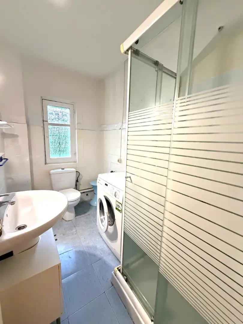 Baño de Piso en venta en Valladolid con Calefacción, Terraza y Balcón