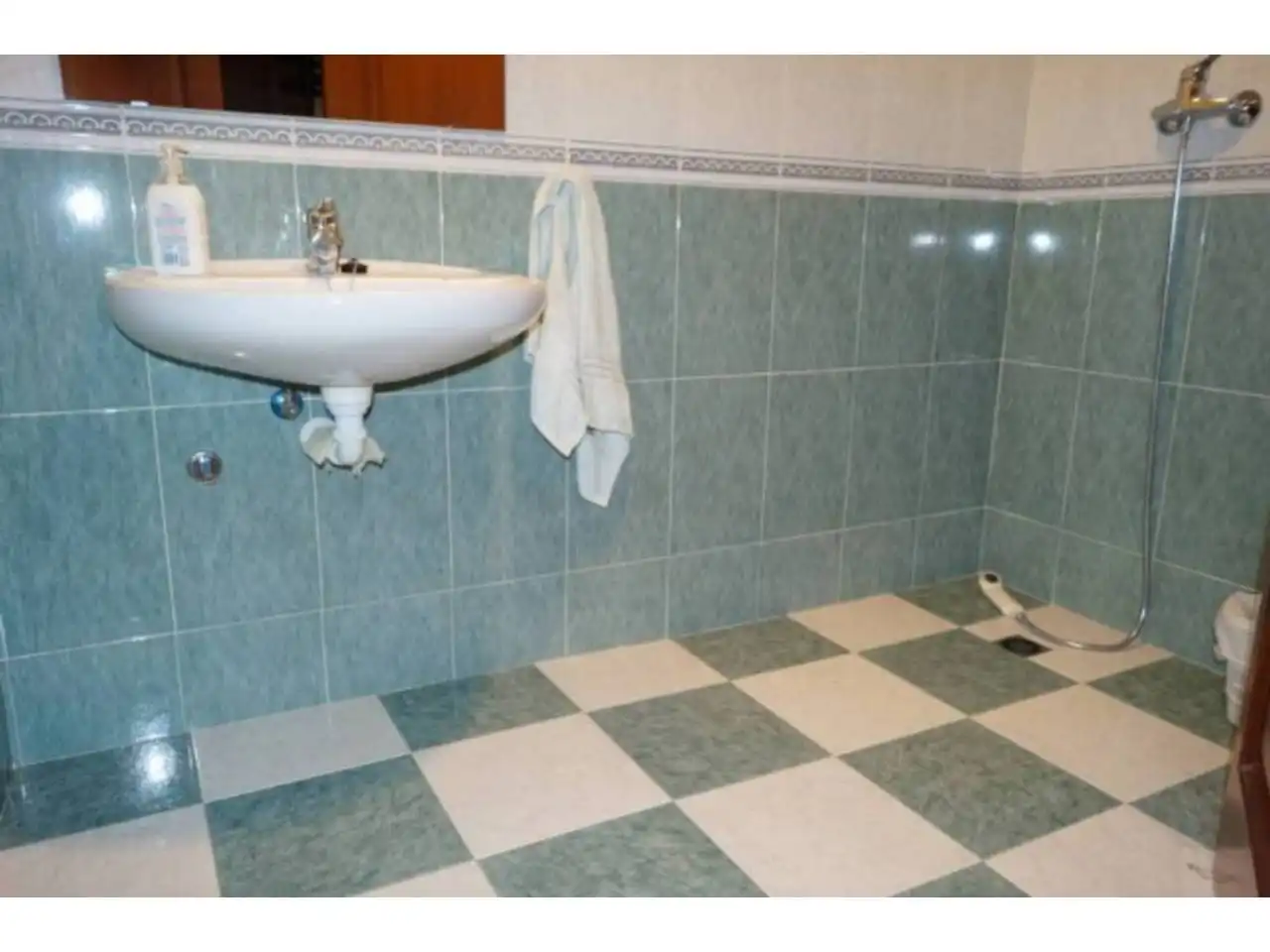 Local comercial en venda a Baena, imagen 4